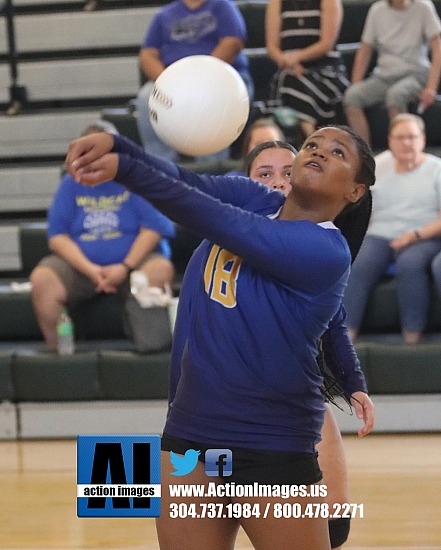 Wheeling MS 7th grade volleyball